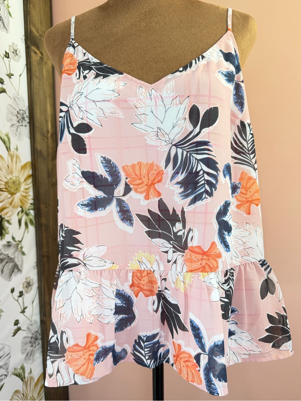 A New Day Floral Flowy Tank Top Size Medium
